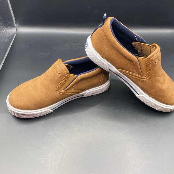 NAUTICA  Akeley Boys Tan Slip On sneakers Manmade Materials Size10 - Picture 3 of 7